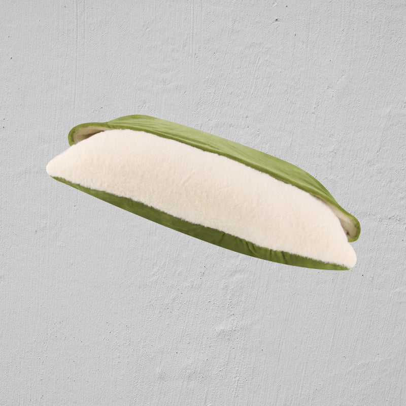 Removable resistant pet sleeping bag