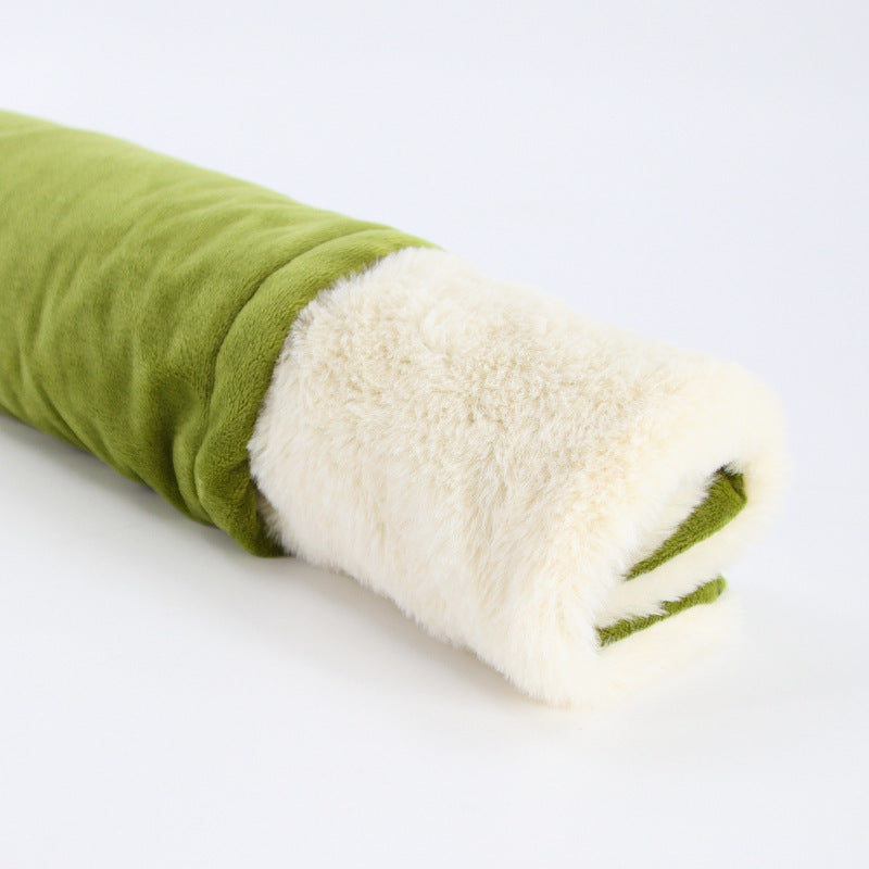 Removable resistant pet sleeping bag