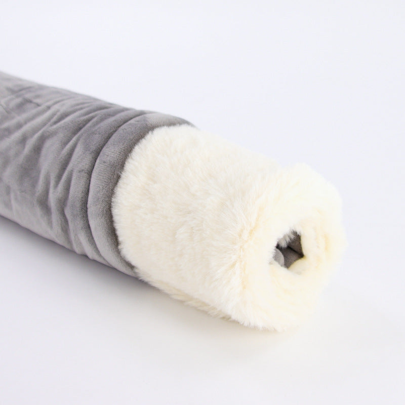 Removable resistant pet sleeping bag