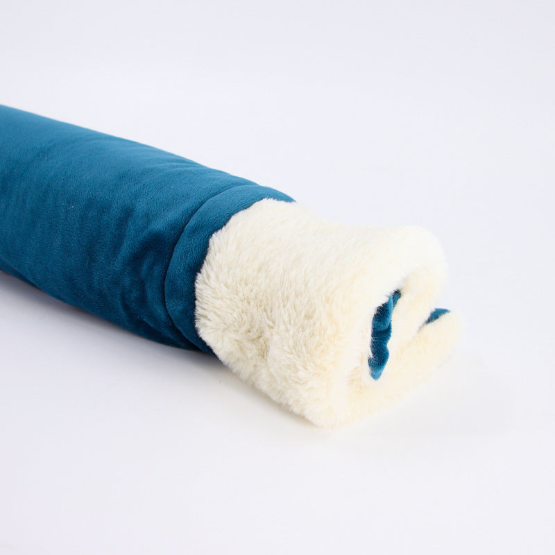 Removable resistant pet sleeping bag